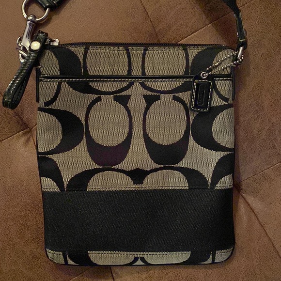 Authentic Coach Purse - Picture 2 of 11